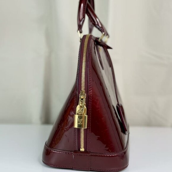Louis Vuitton Burgundy Alma PM Bag with Classic Monogram Pattern - Picture 4 of 8